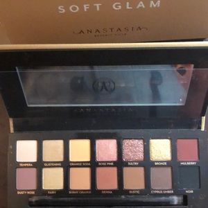 Anastasia-Soft Glam